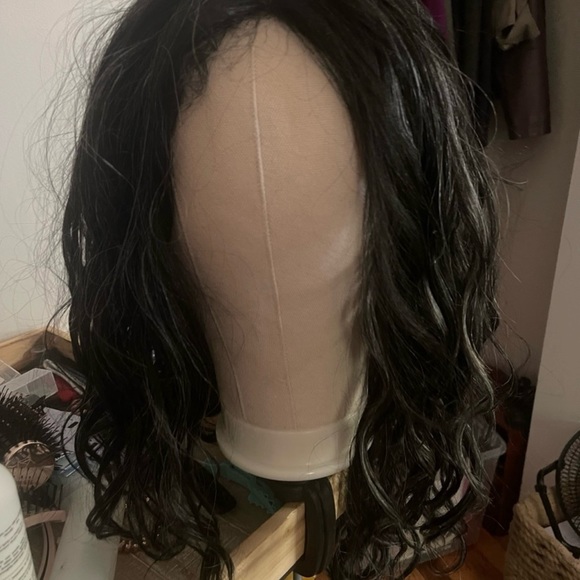 Wig - Picture 1 of 6